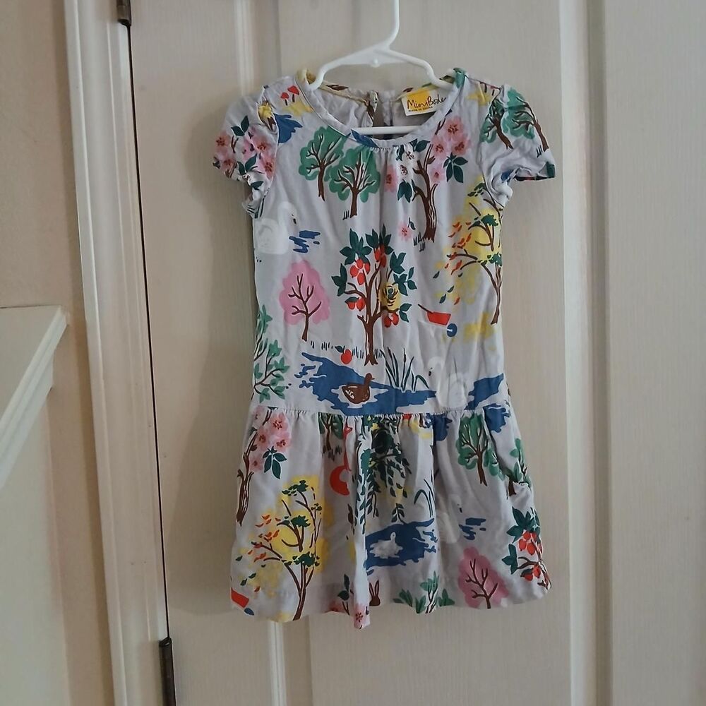 Mini Boden Woodland Dress Colorful Forest Trees Swans Ducks Animals Pond 3-4Y